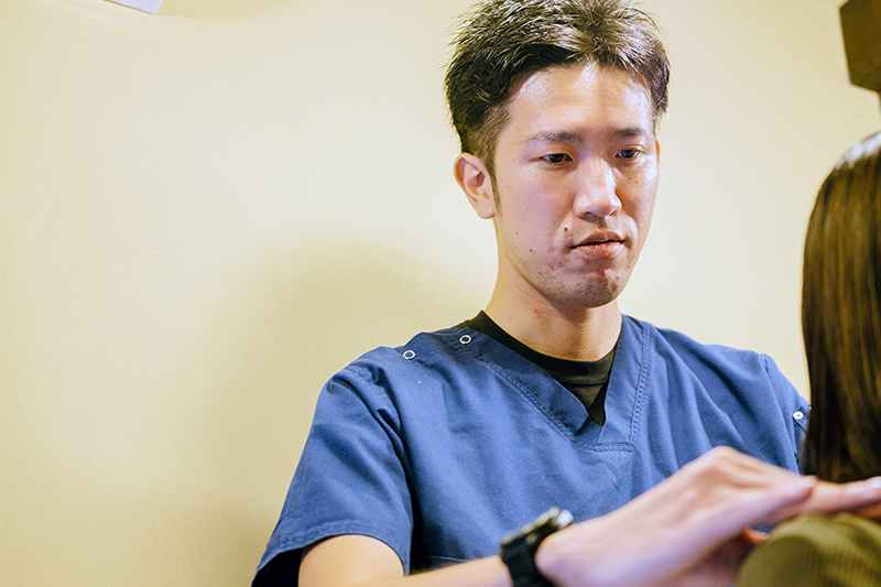 Acupuncturist ​Ayato Kuwa